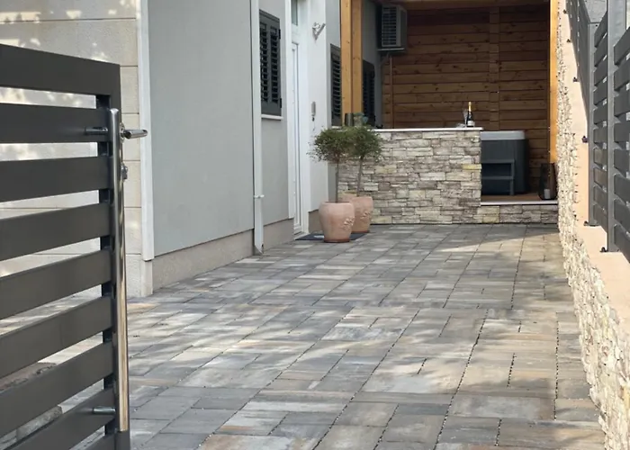 Gabrijel 2 Apartman *