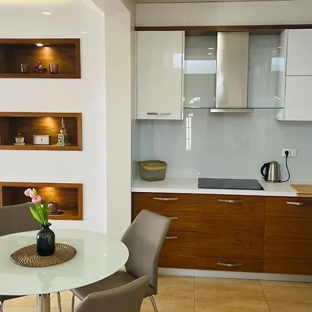 Gabrijel 2 * מאקרסקה